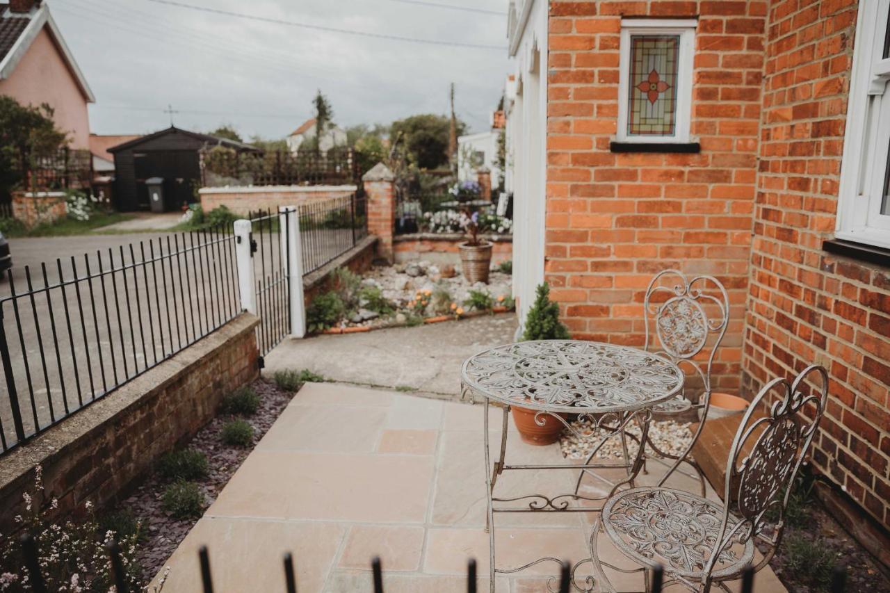 Hazel'S Villa Leiston Exterior photo