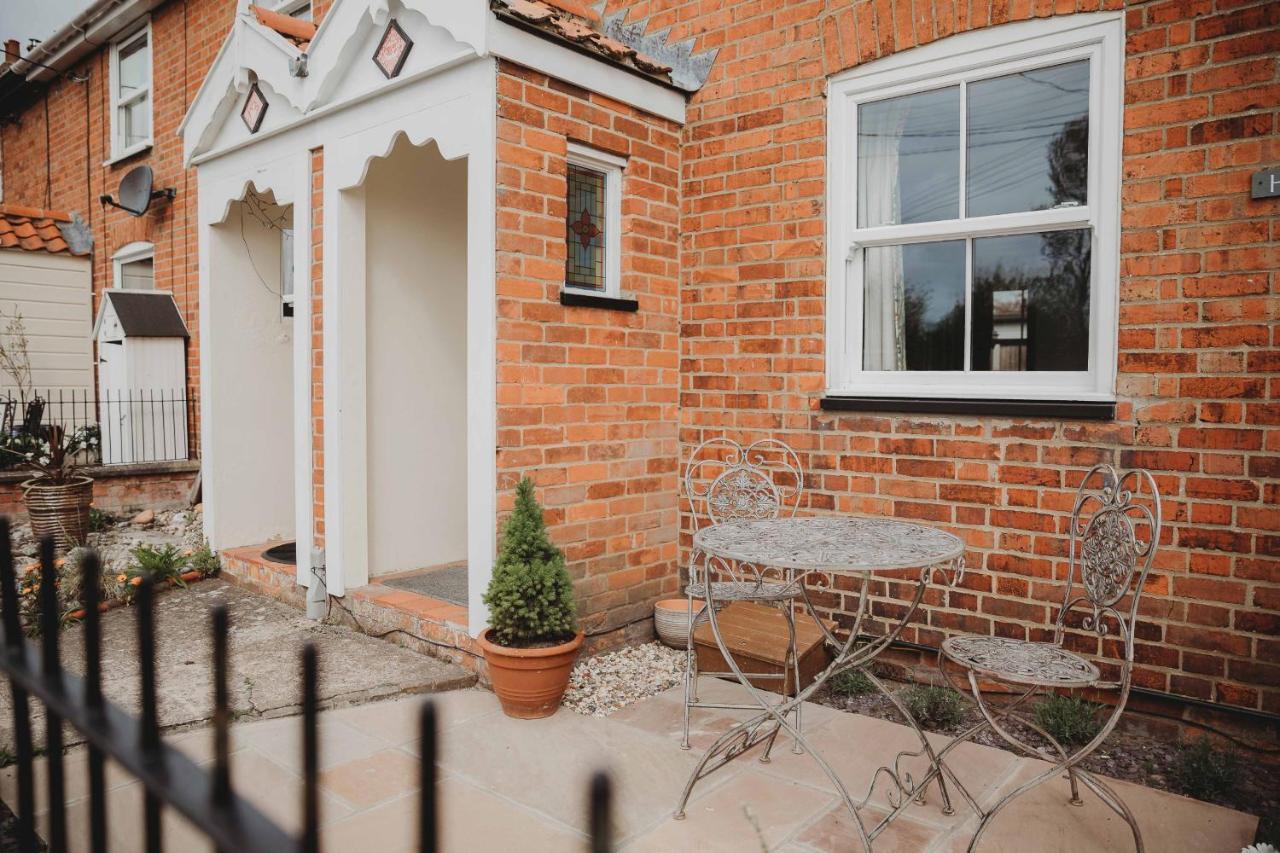 Hazel'S Villa Leiston Exterior photo